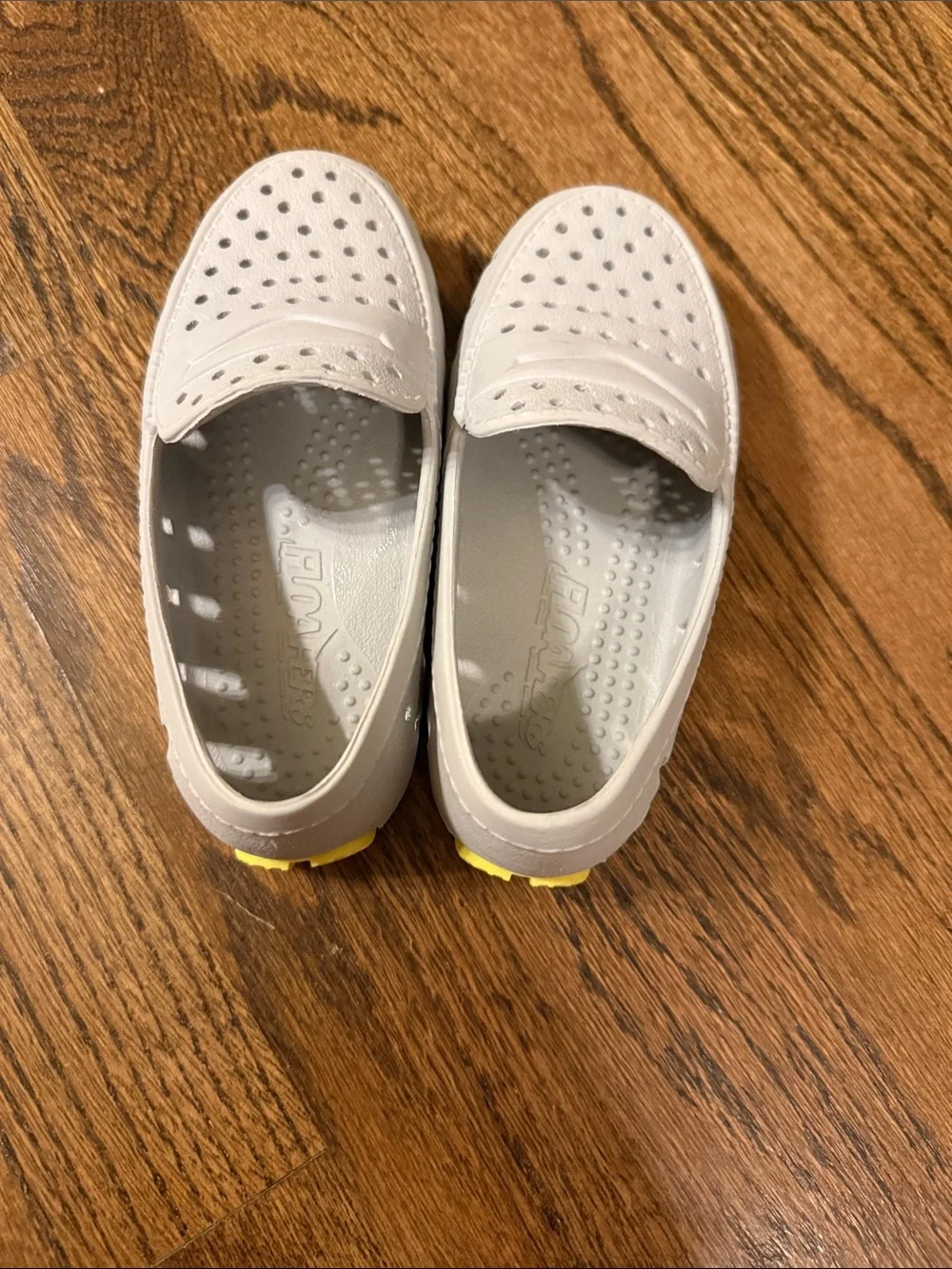 Floafers Light Gray and Yellow Bottom Size 8 toddler